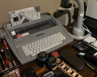 TYPEWRITER, DESK ACCESSORIES