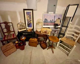 Lot 030-GAR: Home Décor and Staging Assortment