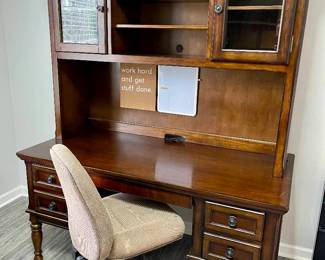 Lot 051-OFC: Executive Office Desk/Bookshelf with Chair