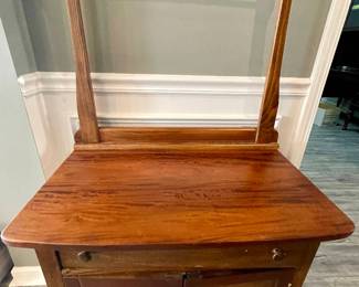 Lot 034-ENT: Antique Washstand