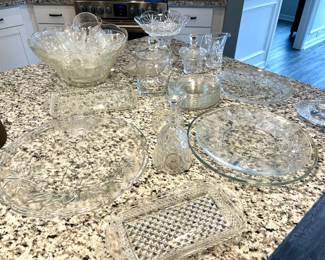 Lot 025-KIT: Decorative Glass Housewares