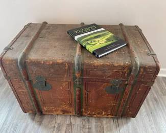 Lot 014-MBR: Antique Travel Trunk