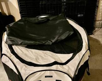 Lot 046-GAR: Dog Kennel/Fence Assortment