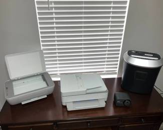 Lot 033-OFC: Electric Office Machine Assortment 