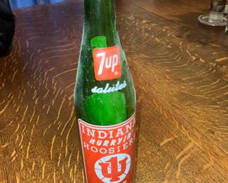 Lot 058-LOC: Indiana Hurryin’ Hoosiers 1976 NCAA Champs Commemorative 7-up Bottle