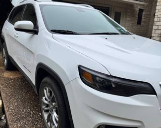 2019 Jeep Cherokee Latitude Plus, 108,265 miles. Starting Bid: $11,200.