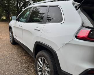 2019 Jeep Cherokee Latitude Plus, 108,265 miles. Starting Bid: $11,200.