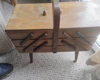 Sewing box vintage