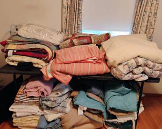 comforters, bedspreads and blankets