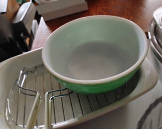 green pyrex bowl