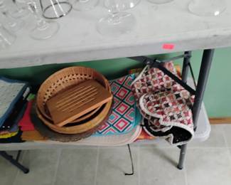 placemats and basket