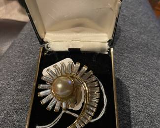 Vintage Swarovski Crystal Baguette pin