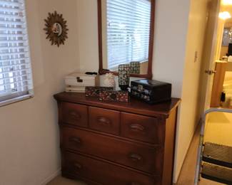 Cool Vintage Dresser with Mirror