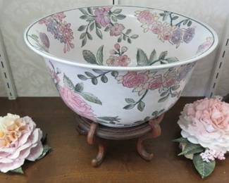 Boehm Porcelain Flowers, Macau Decorative Rose Bowl