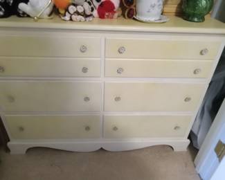 Wood chest of drawers