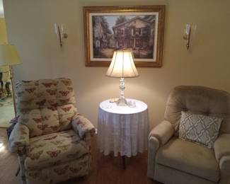 Lazyboy recliners, lamps