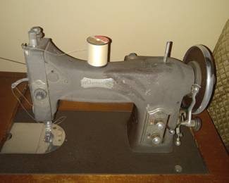 Domestic sewing machine