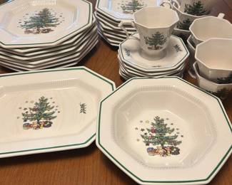 NIKKO  Christmas Dishes.....