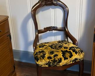 Antique Carved Side Chair!