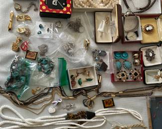 Beautiful costume jewelry...