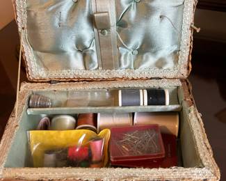 Vintage sewing box! Cute as a button!