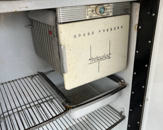 LOOK at that freezer compartment!!!!!