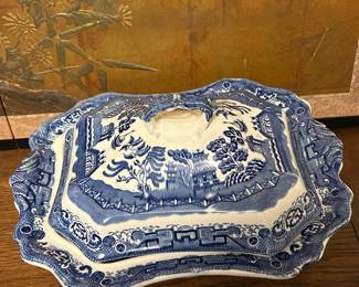 Large Antique Blue Willow Lidded Tureen