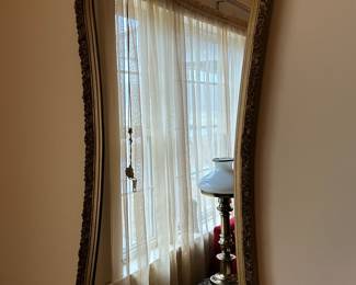 Gold Mirror has impressive details!