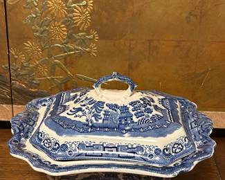 Hard to Find Blue Willow piece!
