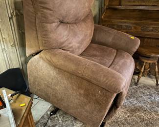 Electric lift chair