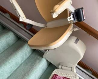 51 Acorn Superglide 130 Straight Stairliftmin