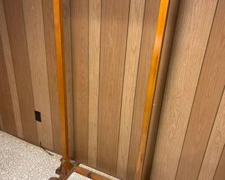 51 Vintage Maple Coat Rackmin