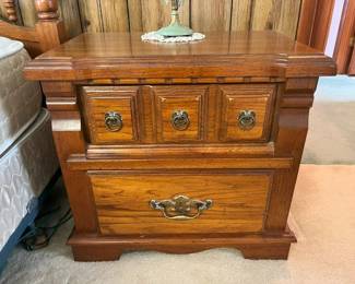 51 Bassett 2Drawer Nightstandmin