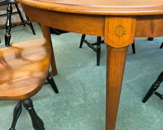 51 Ethan Allen Stenciled Dining Table Base Detailmin