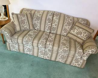 51 DecorRest Marston Cafe Collage Sofamin