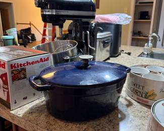 cooking pot