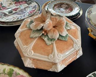 Early Italian Ceramic Octagon Covered Vegetable Dish