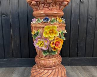 Lot - 93
Vintage Brown Capodimonte Style Large Porcelain Plant Pedestal