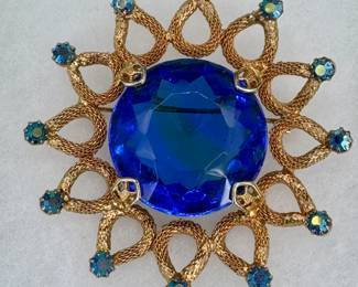 Lot - 80
Vintage 1960s Juliana? Huge AB Blue Crystal Gold Tone Mesh Brooch