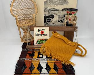 Lot - 60
MCM Mid Mod Decor - Bookshelf, Art +