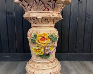 Lot - 96
Vintage Capodimonte Style Large Porcelain Plant Pedestal/Decorative Top
