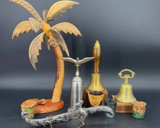 Lot - 94
Vintage Kitschy Travel Trinkets and Bells