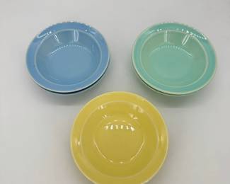 Lot - 8
(6) Lu-Ray Pastels Rimmed Fruit Bowls