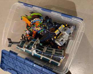 Assorted legos