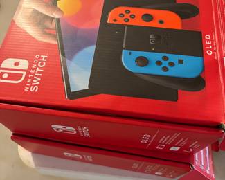 2 Nintendo Switches