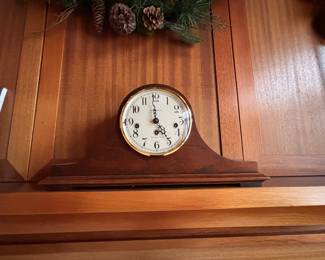 Mantle Clock
