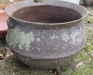 cast iron pot