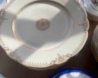  Limoges Gutherie dinner plates