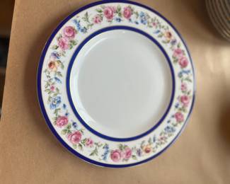 $80. set of 12 dinner plates.  Heutschenreuther Selb Bavaria
