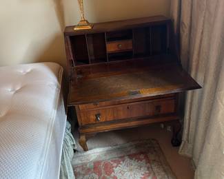 photo with drop leaf open 